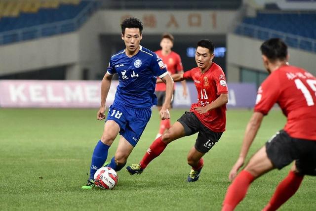 洛夫顿的肩伤想迅速恢复几乎不可能 广厦现在阵容实力更占优